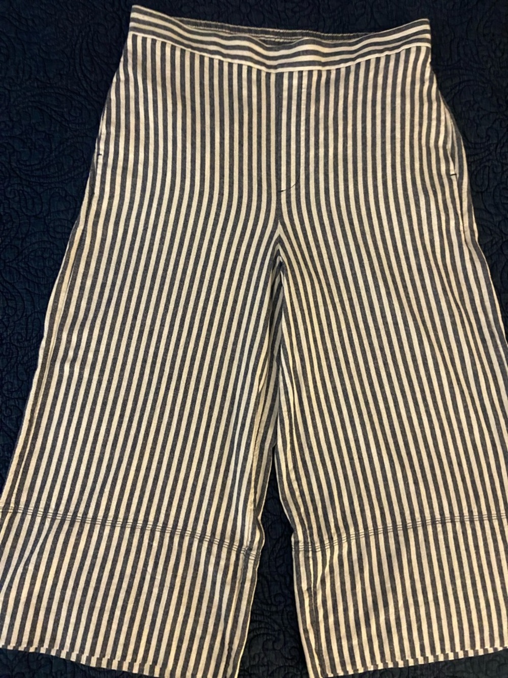 Banana Republic linen blend wide leg pull on pant.